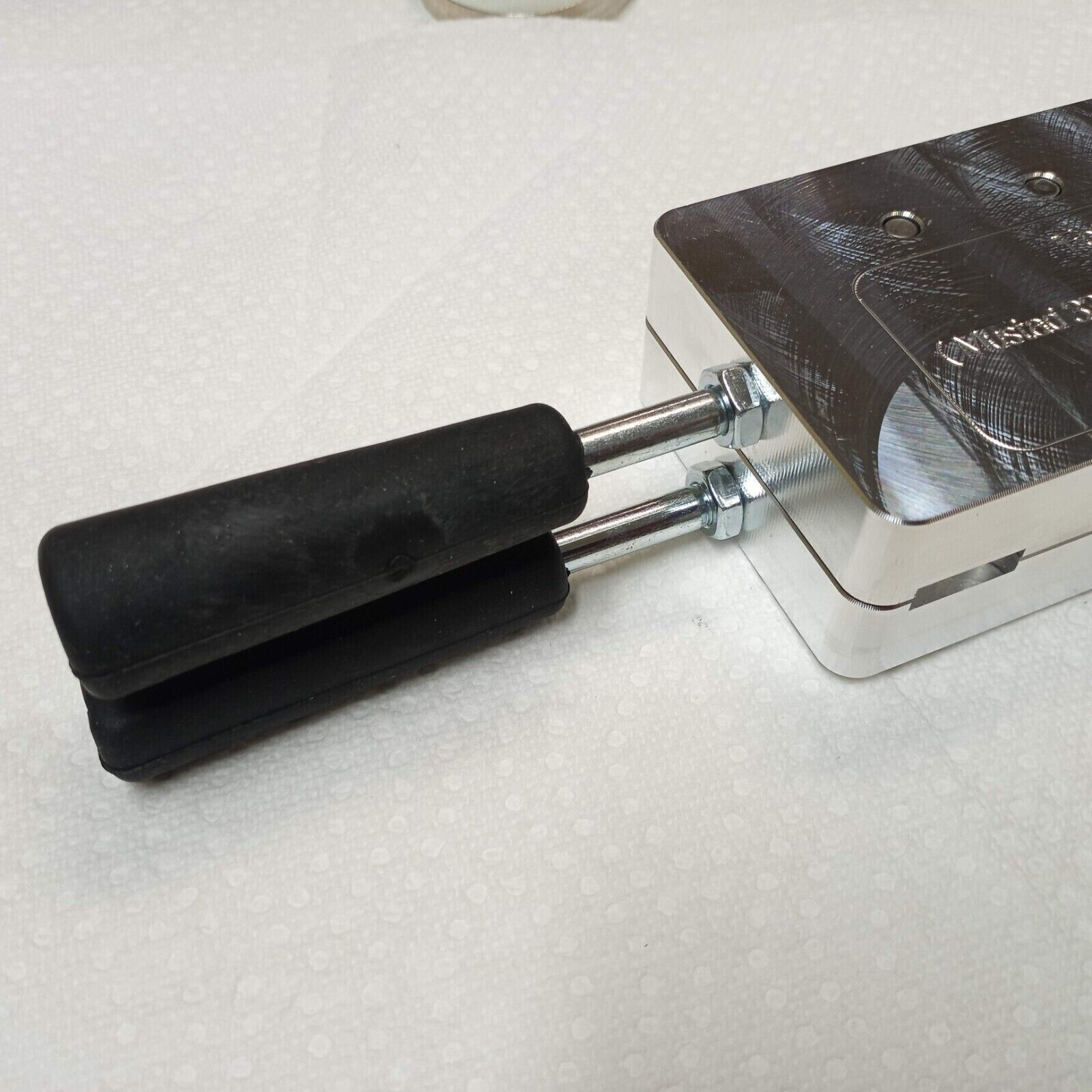 Vertical Jigging Minnow Mold ( 6 cavity ) Size: 1/2 - 3/4 - 1 oz